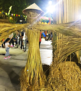 BÙ NHÌN RƠM, ĐỐNG RƠM