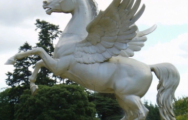 Mô hình Ngựa và tiểu cảnh nghệ thuật trong đường hoa Tết 2026