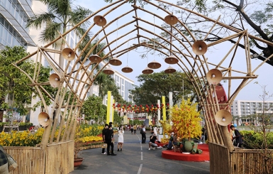 Gợi ý những mẫu trang trí đường hoa Tết 2025 Ất Tỵ