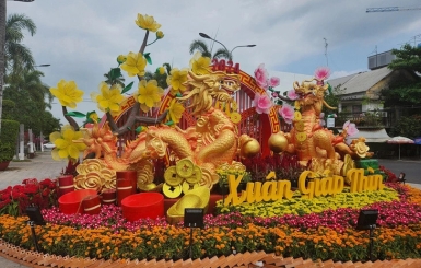 THI CÔNG ĐƯỜNG HOA TẾT GIÁP THÌN- XU HƯỚNG NÉT ĐẸP NGÀY XUÂN