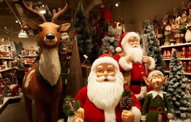 Tượng ông già noel bằng mút xốp đẹp và tỉ mỉ của Mỹ Thuật Dương Nhân