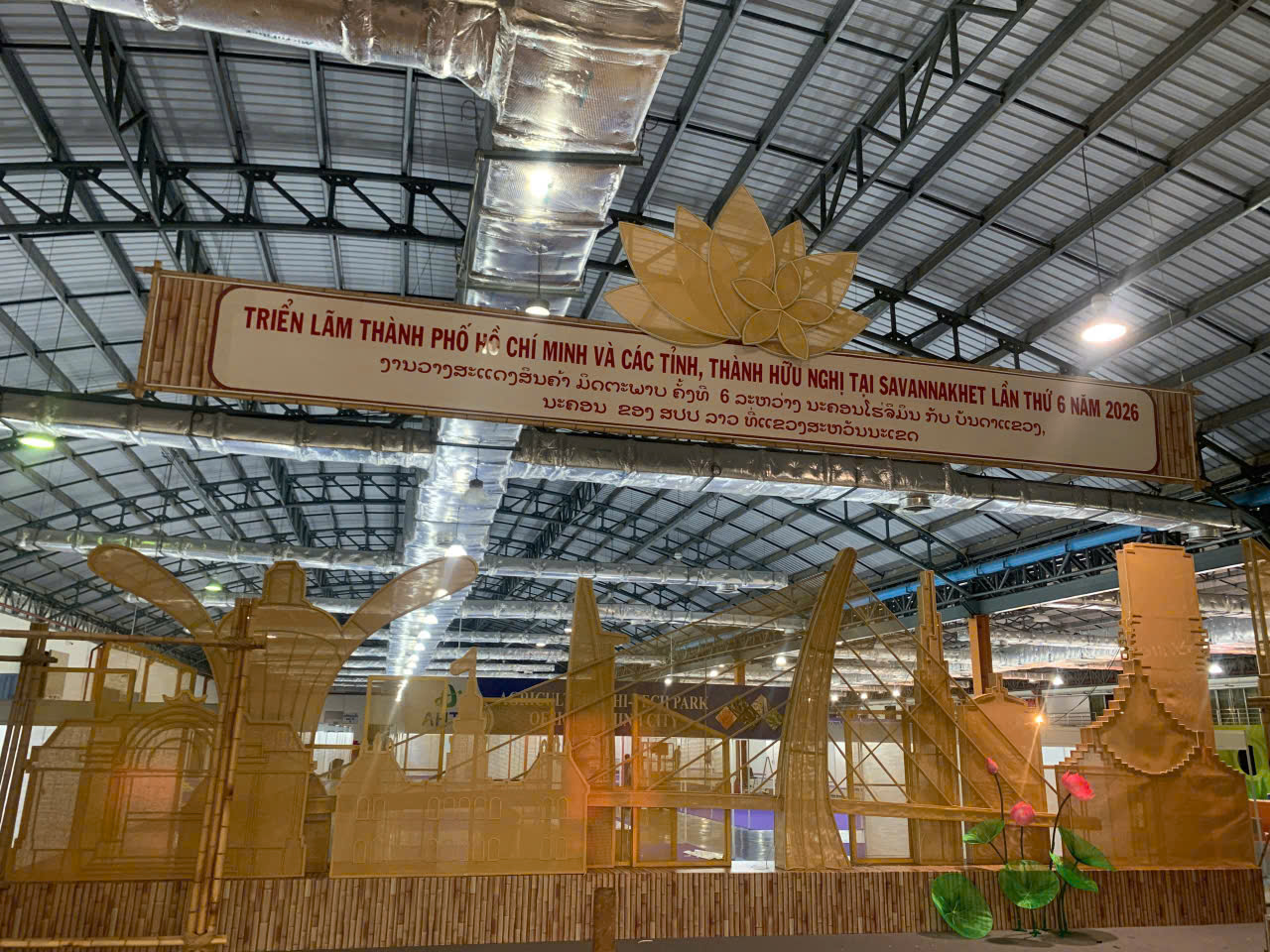 Chương Trình Triển Lãm Tại Lào