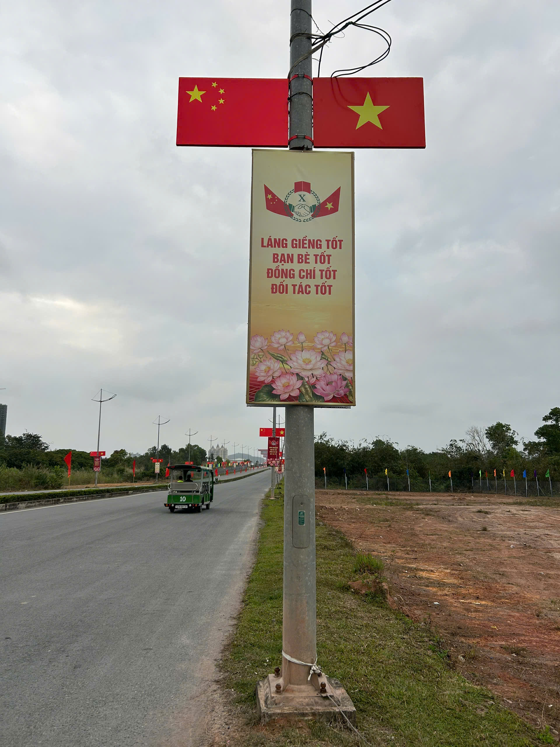 Giao Lưu Hữu Nghị Quốc Phòng Biên Giới Việt Nam - Trung Quốc